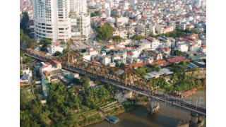Cầu Long Biên dưới góc nhìn Flycam